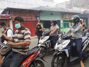 PNNB Desa lumban dolok bagi-bagi masker di lintas sumatera utara,kecamatan siabu