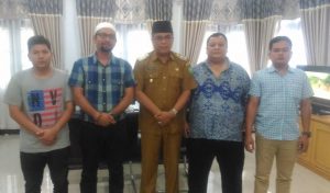 Perwakilan Pengurus Koni Mandailing Natal usai melakukan audiensi  dengan Wakil Bupati M. Jakfar Sukhairi Nst dalam rangka rencana pelantikan kepengurusan Koni Mandailing Natal yang baru.