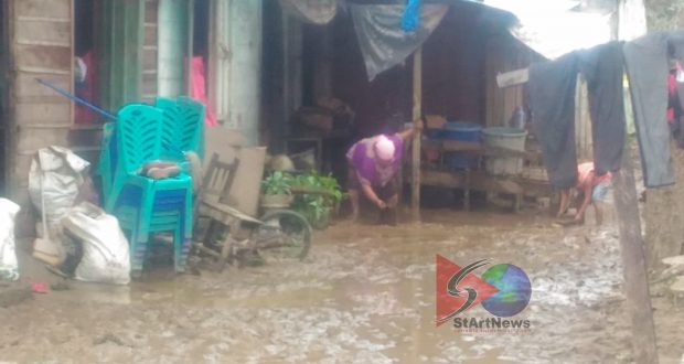 Banjir Surut, Warga Bersih-Bersih