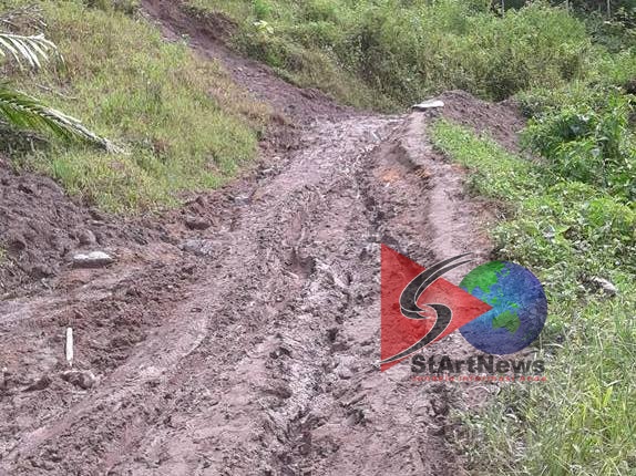 Infrastruktur Jalan ke Desa Muara Potan Memprihatinkan