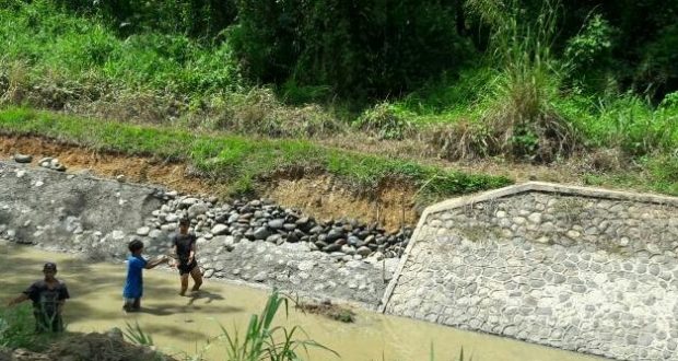 Pengawas PU Pengairan Propinsi Tutup Mata, Bangunan Proyek Jaringan Batang Gadis 9 Milyard Asal Jadi