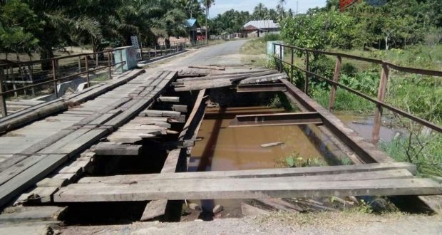 Warga Batahan Berharap Jembatan Desa Kuala Tompek  Agar Segera Diperbaiki Dinas PU Madina