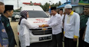 Pemkab Madina Serahkan Mobil Ambulans ke Puskesmas Plus Kotanopan