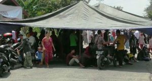 Pemecatan Kepala Desa, Warga Beramai-ramai Turun ke Jalan Lintas Sumatera