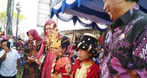 Karnaval Budaya dan Pembangunan Memeriahkan HUT Madina ke-19