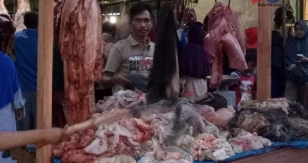 Harga Daging di Pasar Baru Panyabungan Naik Rp.140.000/kg