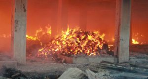 Foto : Kobaran Api yang Menghanguskan Pasar Baru Panyabungan Mandailing Natal
