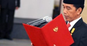 Dilantik Jokowi, 9 Gubernur Jalan Kaki dari Istana Merdeka ke Istana Negara