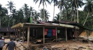 Akses Komunikasi dan Jalan Buruk, Korban Banjir Bandang di Muara Batang Gadis Sulit Dijangkau