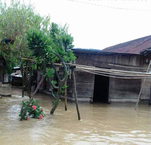 3 Hari Banjir Tak Kunjung Surut, Warga Mulai Terserang Penyakit