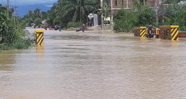 933 Warga Korban Banjir Kecamatan Natal Masih Berada di Tempat Pengungsian