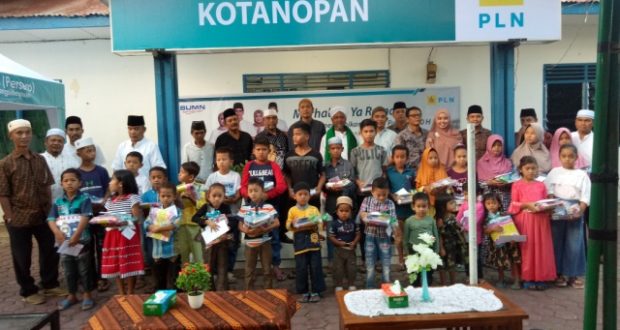 Safari Ramadhan dan Santunan Anak Yatim di PLN Ranting Kotanopan
