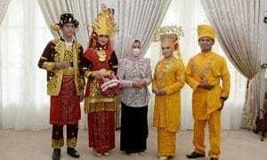 Pakaian Pengantin Adat Mandailing telah Dibakukan