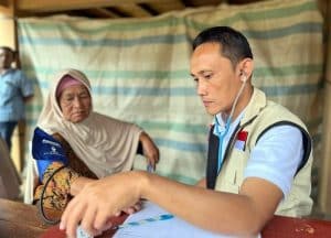 Dikunjungi Belasan Dokter dari IDI Madina, Rasa Sakit Warga Pakantan Terobati