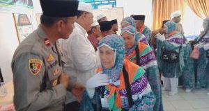 Satu Calhaj Asal Kotanopan  Ditunda Berangkat ke Asrama Haji Medan