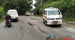 Hati-hati! Jalan Amblas Ancam Keselamatan Pengendara di Desa Lumban Pasir