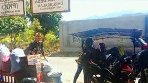 Warga Desa Darussalam Bantu Korban Kebakaran di Longat