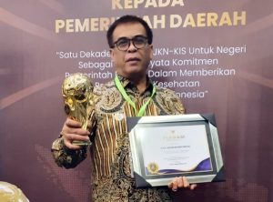 Bupati Madina Terima Penghargaan UHC Award 2024 di Jakarta