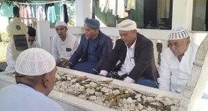 Sebelum Mendaftar ke KPUD Madina, Harun Mustafa Ziarahi Makam Ulama