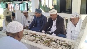 Sebelum Mendaftar ke KPUD Madina, Harun Mustafa Ziarahi Makam Ulama