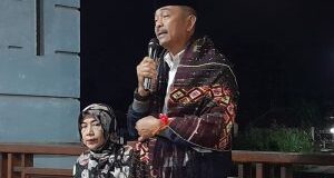 Tiba di Madina, Bakal Calon Bupati Saipullah Nasution dan Istri Diulosi