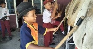 Cinta Budaya Mandailing, Siswa SDN 200 Tombang Bustak Diajari Gordang Sambilan